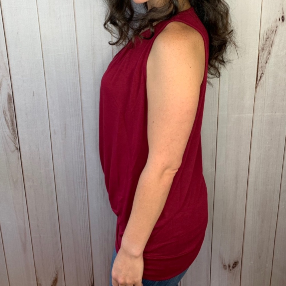 ⚡️LAST ONE⚡️Mya - red sleeveless top - Picture 6 of 8